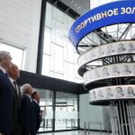 Стела с историями 79 новосибирских спортсменов открылась в аэропорту Толмачёво