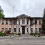 Здание бывшего военкомата города Обь в центре Новосибирска выставили на торги