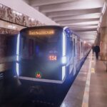 Ремонт фасада многоквартирного дома стал причиной закрытия входа на «Заельцовскую»