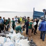 Более ста мешков мусора собрали на берегу Обского моря на всероссийском субботнике