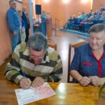 В городе Оби чествовали 15 супружеских пар и 119 ветеранов-юбиляров